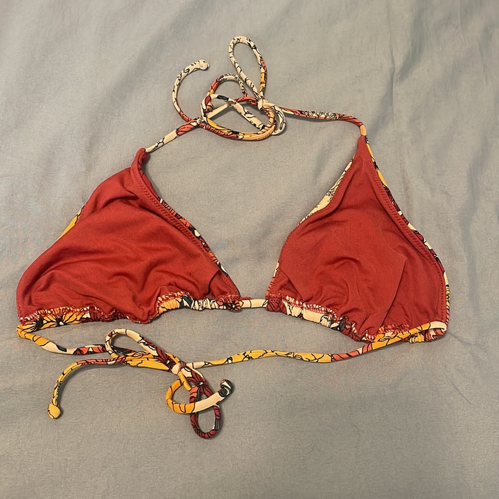 Floral Rip Curl bikini top - Picture 3 of 3